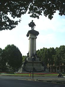 220px-MonumentoVittorioEmanueleII.JPG