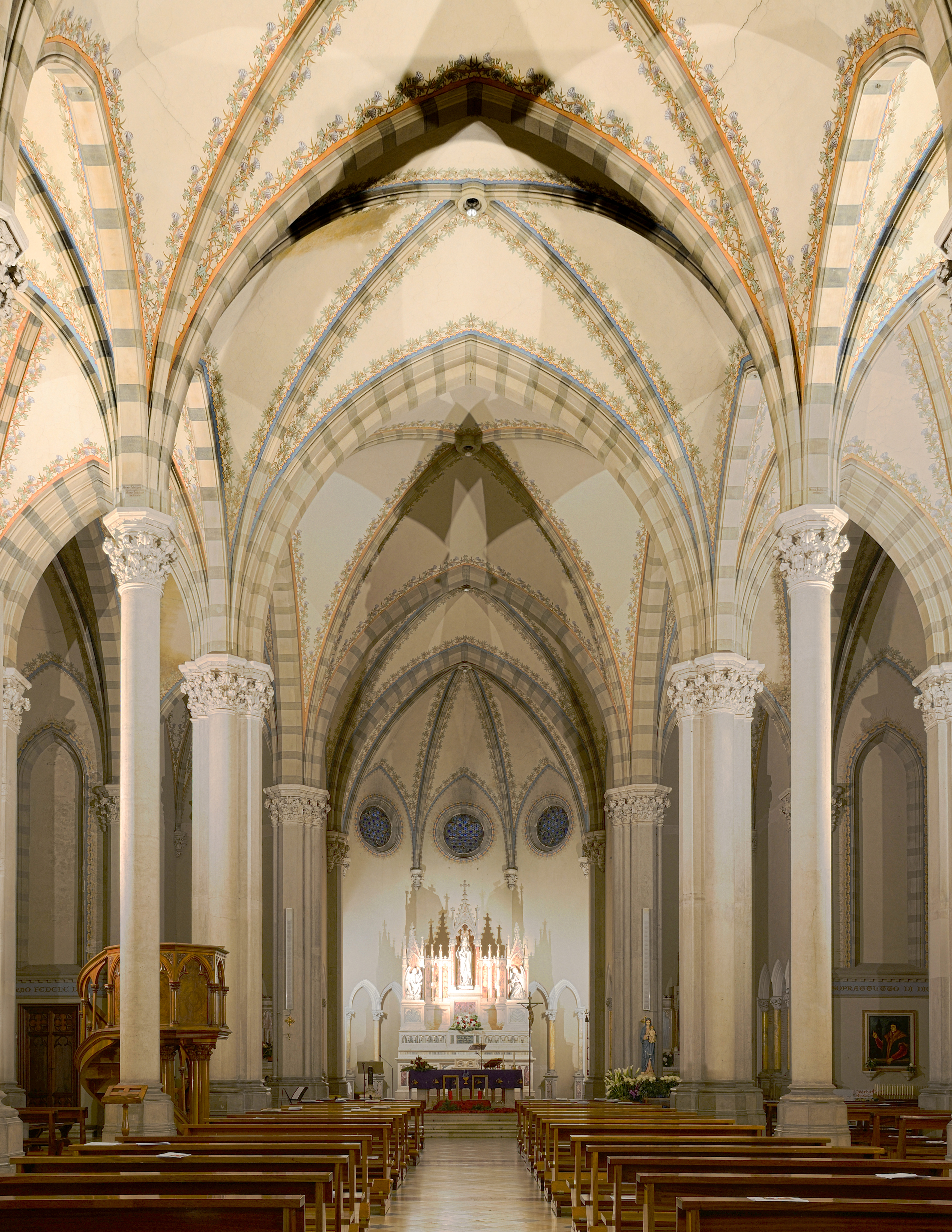 Church_of_Saint_Thomas_More_-_Interior.j