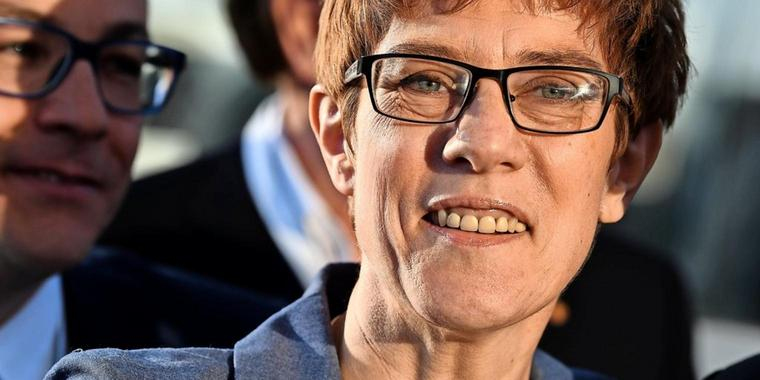 Kramp-Karrenbauer-Martin-Schulz-ist-zu-s