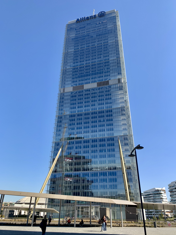 Allianz Tower - Wikipedia