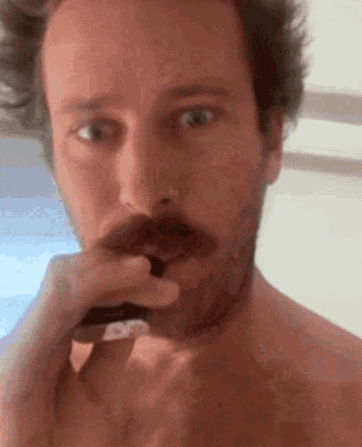 armie-hammer-dmt-armie-hammer.gif.6ad5936c9956a7dd41658caf2f7771c9.gif